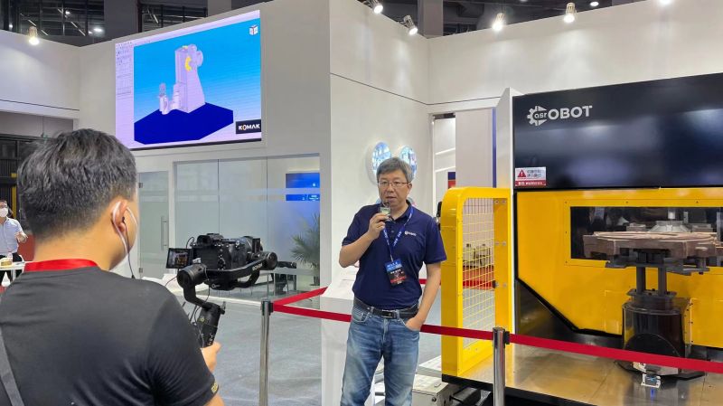 KOMAK全自動鑄件專用打磨機器人成為國內首臺自主知識產權專用設備。